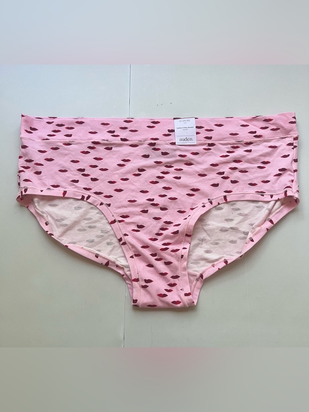 Auden Pink Cotton Briefs with Red Lip Print